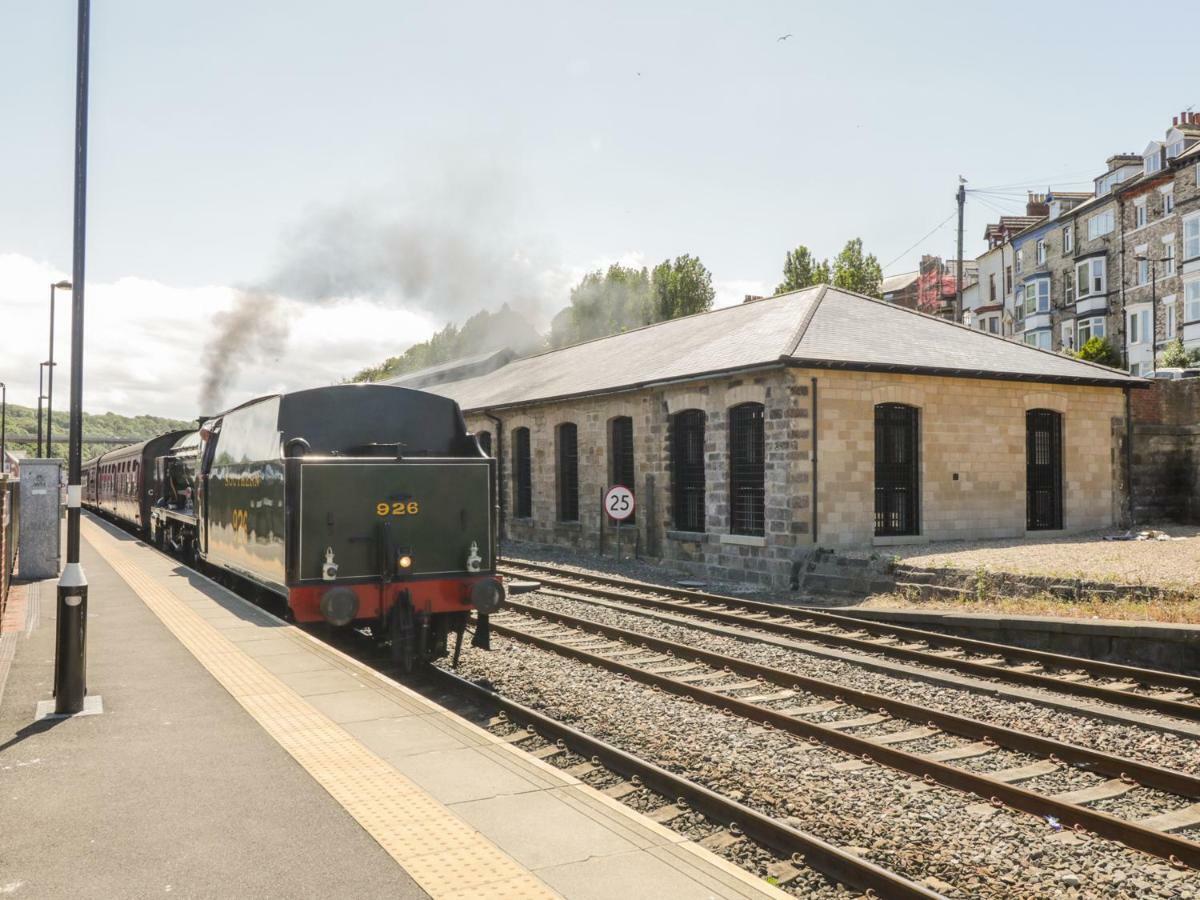 휫비 Blue Peter Engine Shed 아파트 외부 사진